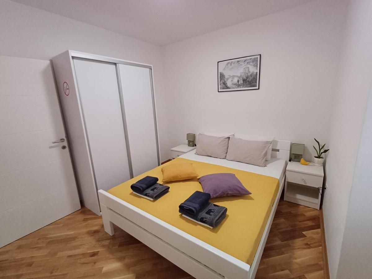 Apartment Tamara With Garden And River View - Free Private Parking - Garage *