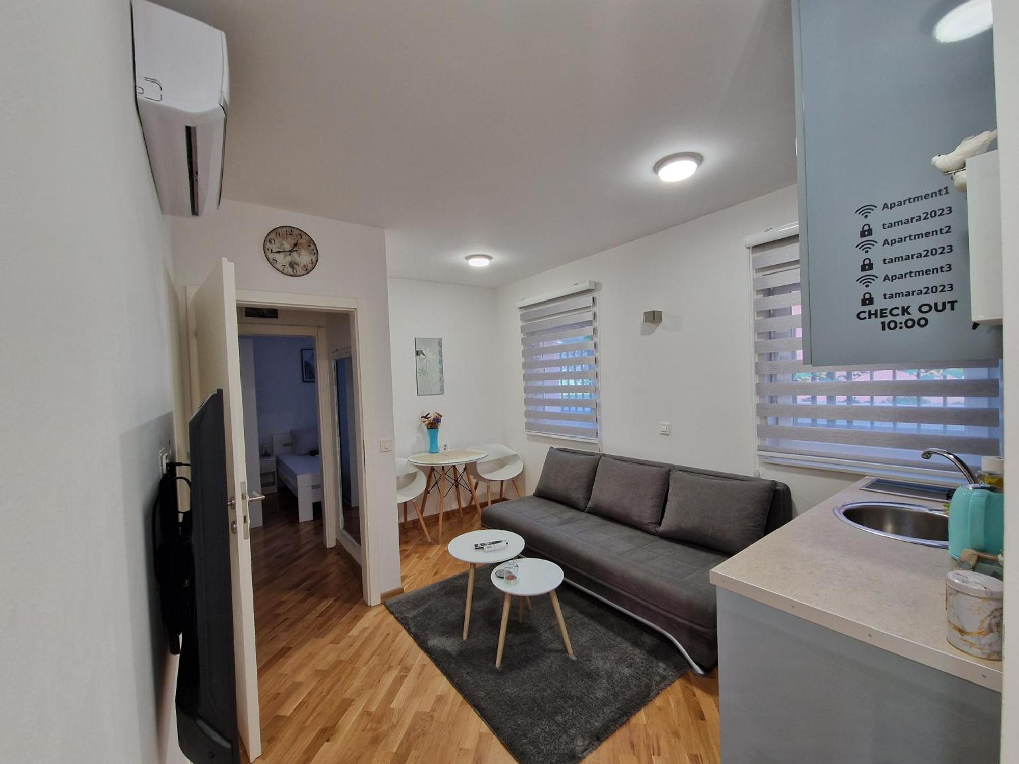 Apartment Tamara With Garden And River View - Free Private Parking - Garage *